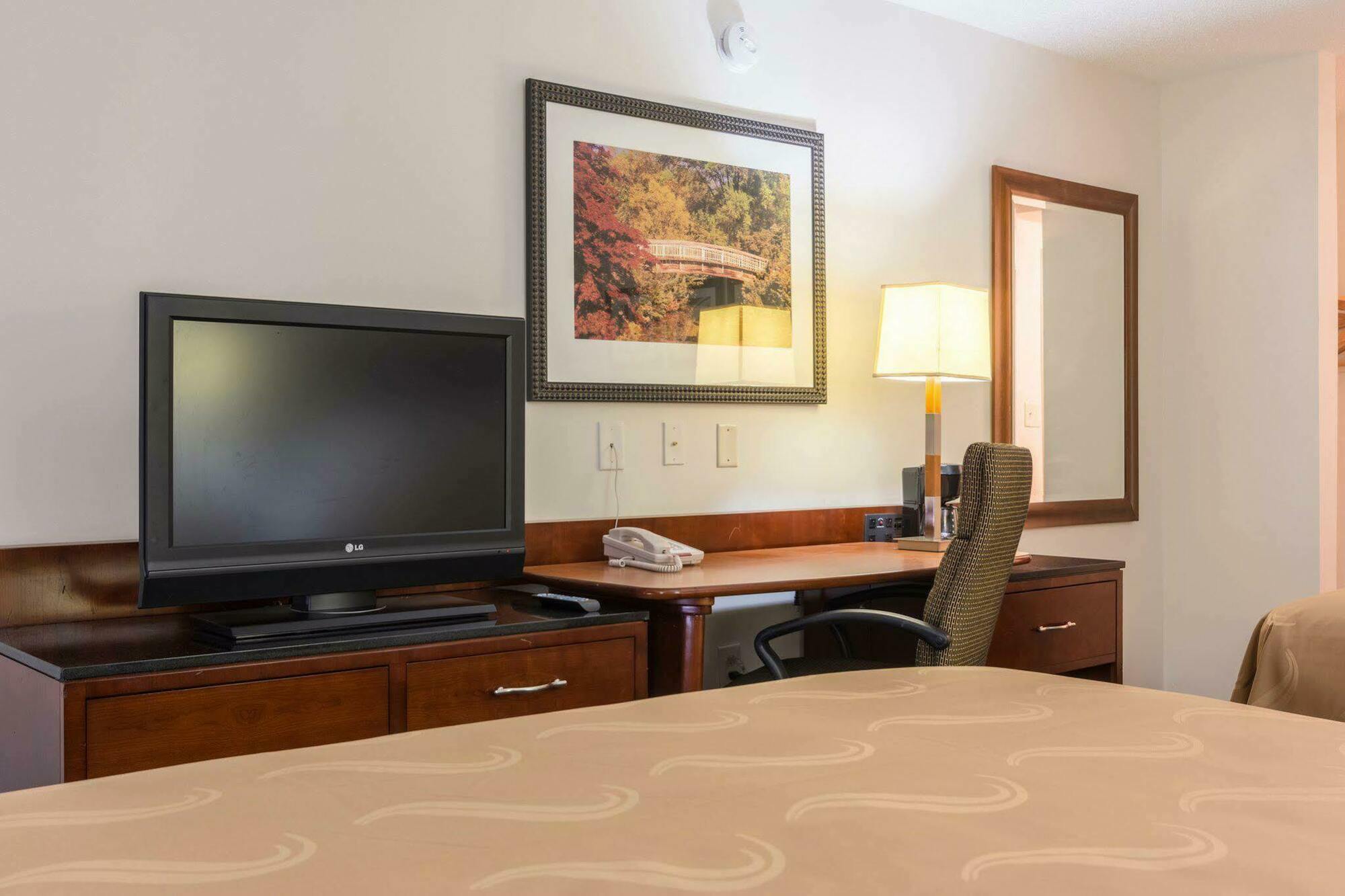 Days Inn By Wyndham Hartsfield Jackson Atlanta Airport West Колледж Парк Экстерьер фото